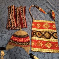 Cappello peruviano e sciarpa in lana con borsa