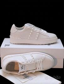 Valentino Garavani Rockstud Untitled – Bianche