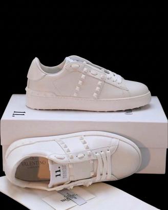 Valentino Garavani Rockstud Untitled – Bianche