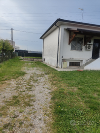 Villa indipendente sui 4 lati