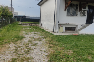 Villa indipendente sui 4 lati