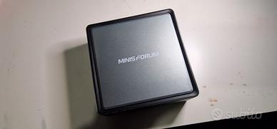 Mini PC Minis Forum U820 e mouse Logitech