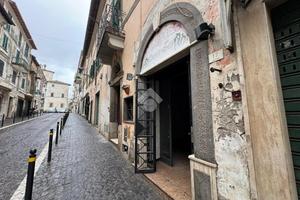 NEGOZIO A ARICCIA