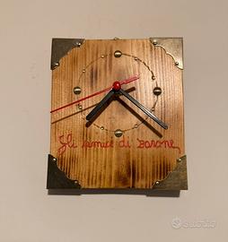 Orologio in legno fatto a mano