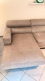 DIVANO CON CHAISE LONGUE trattabile
