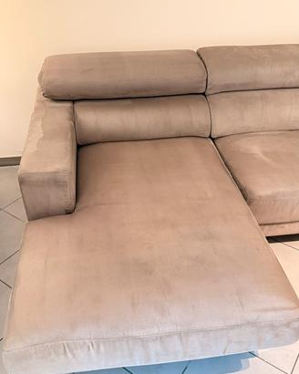 DIVANO CON CHAISE LONGUE trattabile