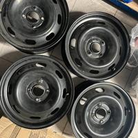 4 cerchi 15” inferro con copricerchi Citroen