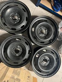 4 cerchi 15” inferro con copricerchi Citroen