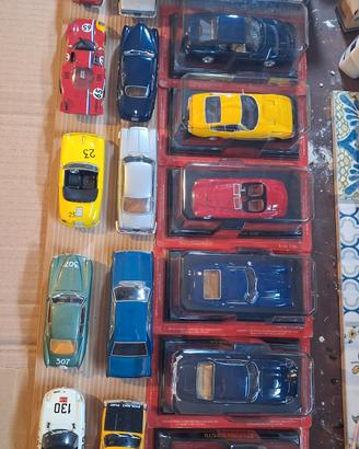 N.17 modellini auto varie 1/43