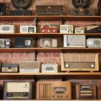 Se dovete gettare una vecchia radio guasta...