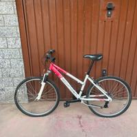 Mountain bile da ragazza