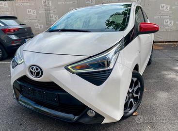 Toyota Aygo 5p 1.0 x-play -CAMERA - TAGLIANDI CASA