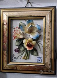 quadrino con porcellana di Capodimonte