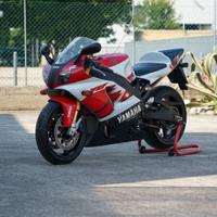 Yamaha YZF R7 - OW 02