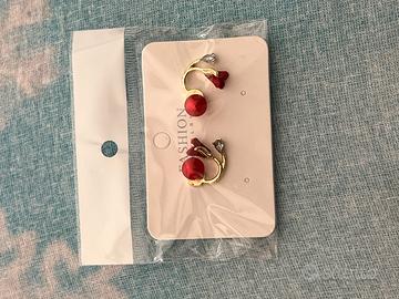 Orecchini di fiori di perla rosso