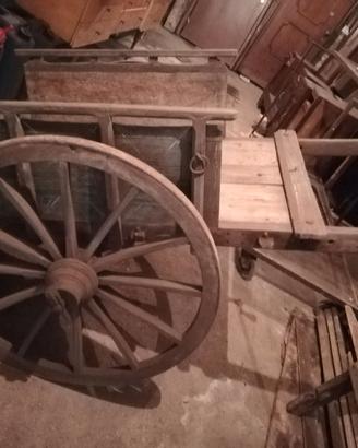 carretto di legno vecchio