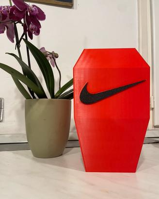 Vaso Nike Rosso Design Low Poly