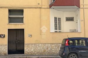 3 LOCALI A CANOSA DI PUGLIA