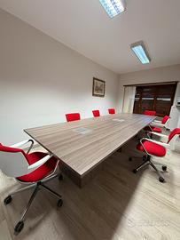 TAVOLO PER RIUNIONI CON PRESE IN LEGNO