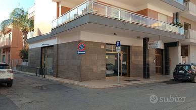 Locale commerciale in Via Antonio Gramsci 35