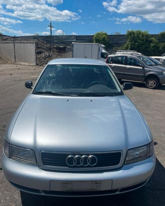 Audi A4 (8D) Anno 1996 | SOLO PER RICAMBI