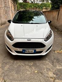 FORD Fiesta Black and white edition 2016