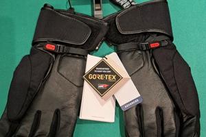 Guanti moto