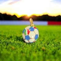 Ciondolo a forma di pallone in oro 18k