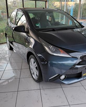 Toyota Aygo 1.0 VVT-i 69 CV 5 porte x-play