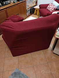 n 2 poltrone rivestite in Alcantara. 