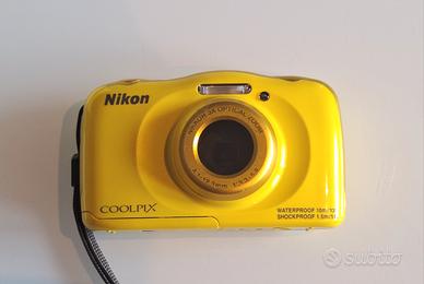 fotocamera nikon s33 subacquea 