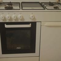 Cucina Lavello inox Tavolo più 6 sedie in legno