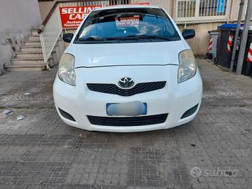 Toyota Yaris 1.0 3 porte