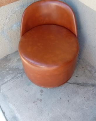 Poltroncina vintage in ecopelle