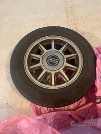 4 cerchi volvo  con gomme