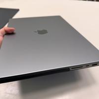 Macbook pro M1 pro 2021 32 gb RAM 1 TB SSD