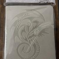 Zipster Dragon Shield Regular – Ashen White