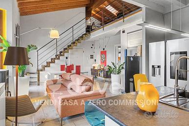 Appartamento di 190 m² con 4 locali e box auto a L
