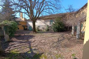 Rustico / Casale di 280 m² con più di 5 locali e b