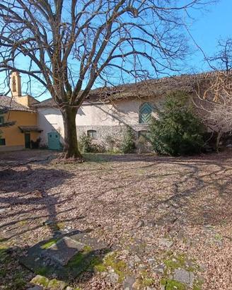 Rustico / Casale di 280 m² con più di 5 locali e b