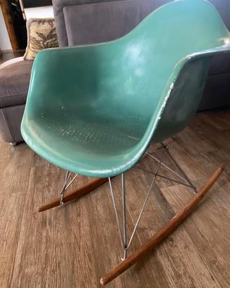 Sedia dondolo rar design vintage