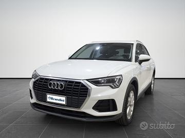 AUDI Q3 45 1.4 tfsi e Business s-tronic