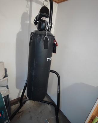  sacco da boxe e struttura. nuovi mai usati. 