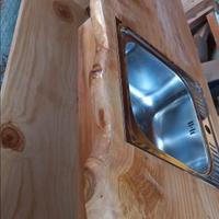 Arredamento artigianale con legno pregiati