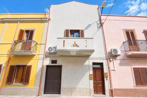 6 LOCALI A SANT'ANTIOCO