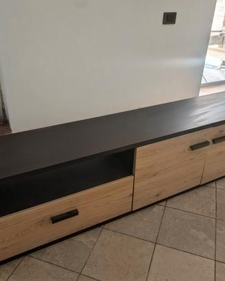 Mobile TV 210 cm – praticamente nuovo