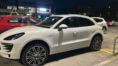 Porsche macan s