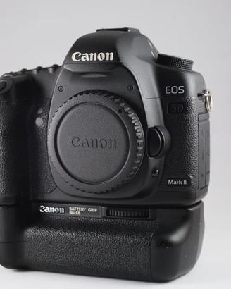 Canon 5D MKII con battery grip BG-E6