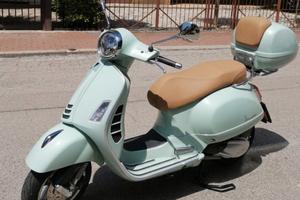 Vespa GTS 300 hpe verde amabile