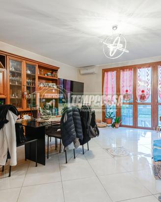VILLA A SCHIERA